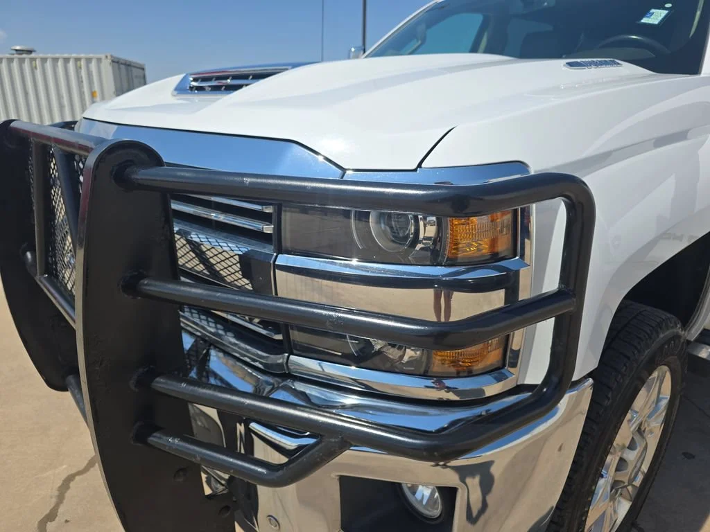 Used 2018 SUMMIT WHITE Chevrolet LTZ image 32