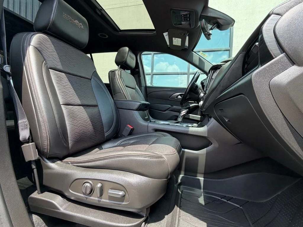 Used 2022 White Chevrolet High Country image 20