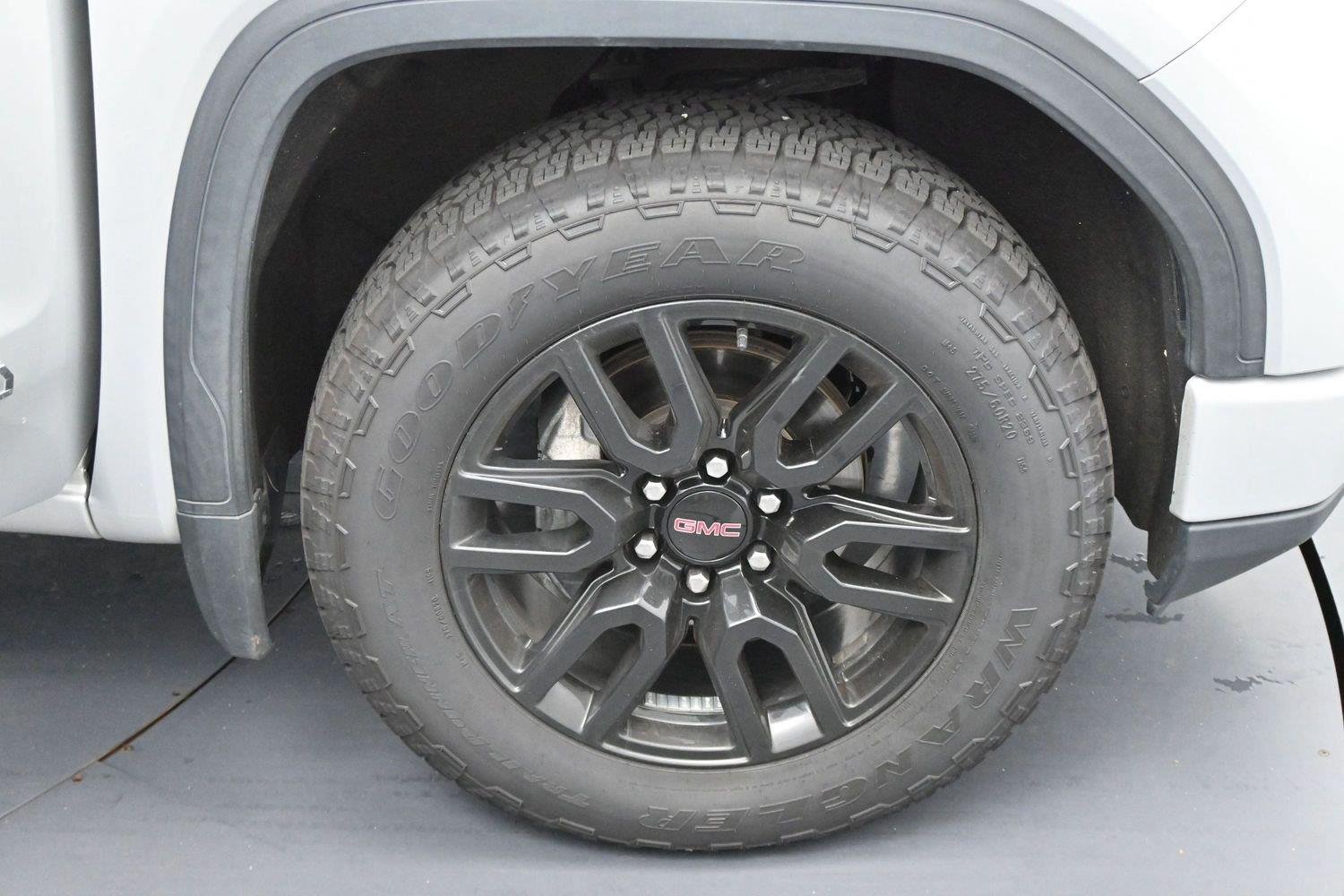 Used 2022 Quicksilver Metallic GMC Elevation image 31