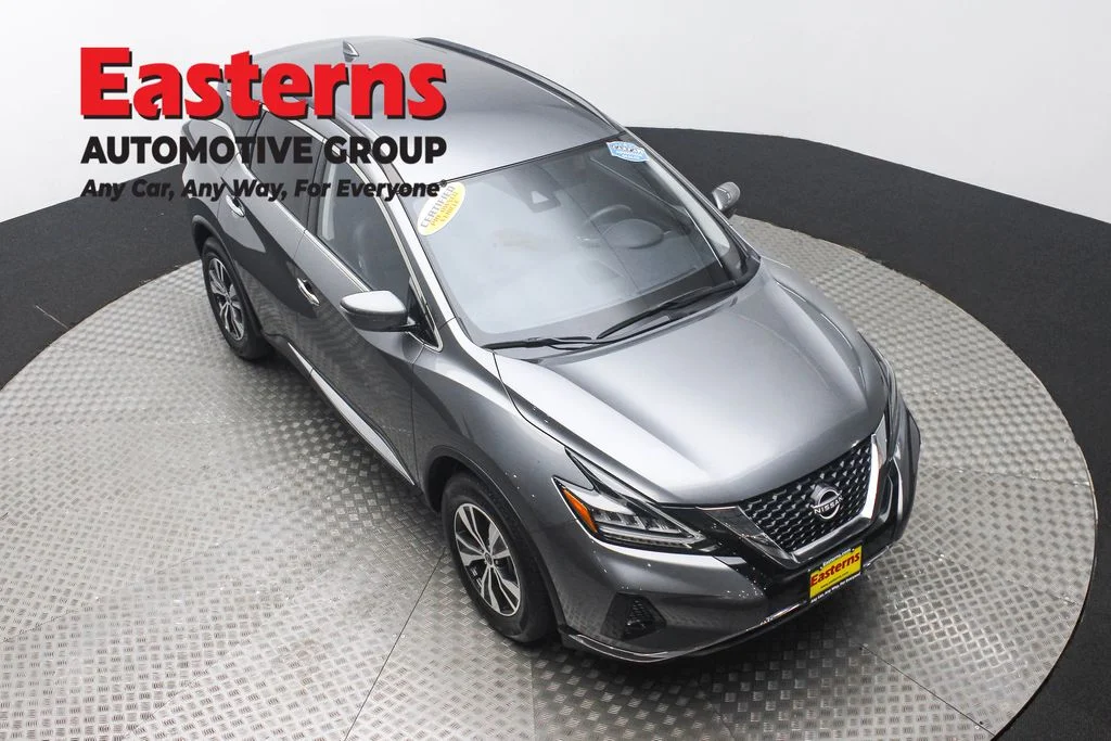 Used 2023 Gray Nissan SV image 3