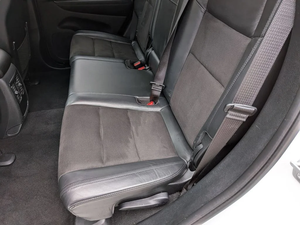 Used 2020 White Jeep Laredo image 25