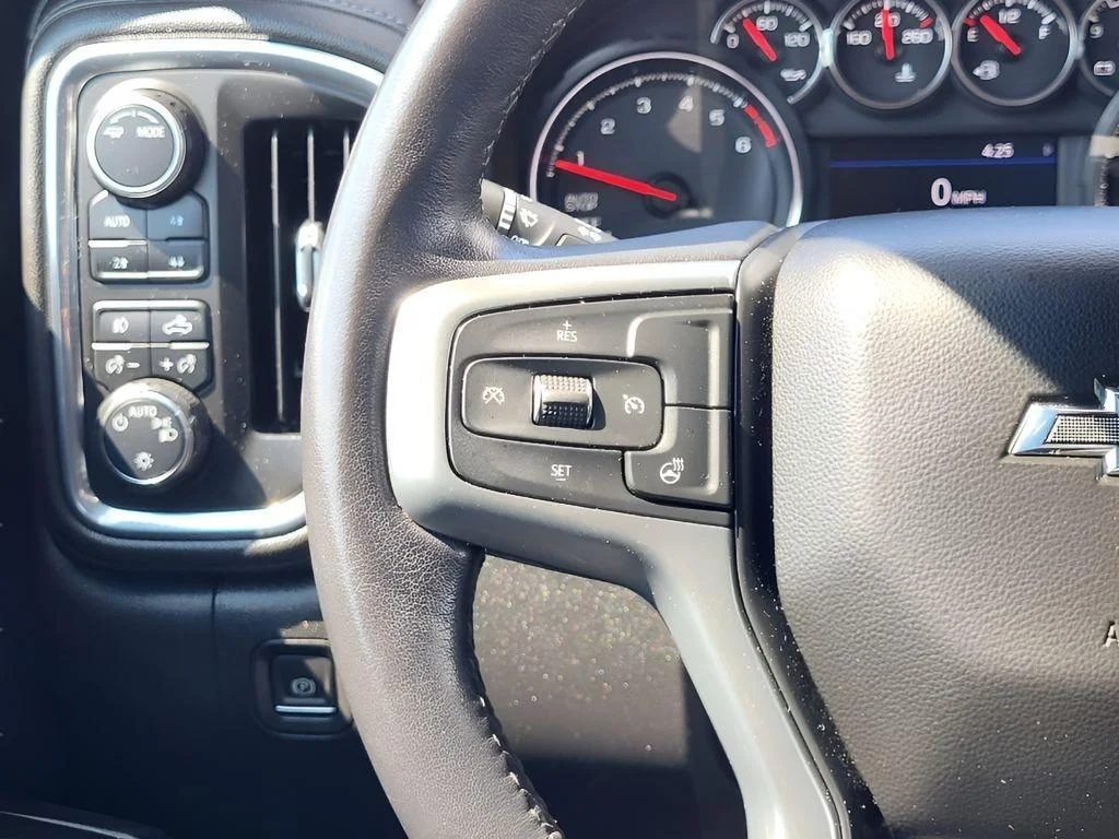 Used 2022 Summit White Chevrolet RST image 13
