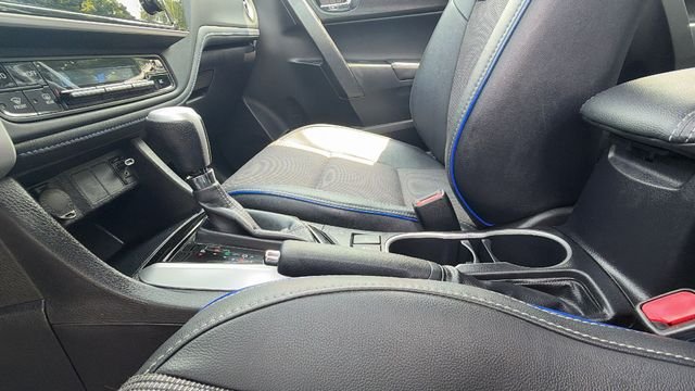 Used 2018 White Toyota SE image 26