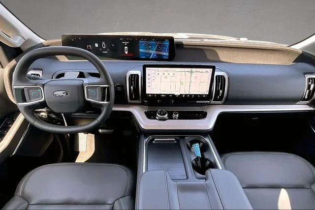 New 2027 Black Ford Active image 4