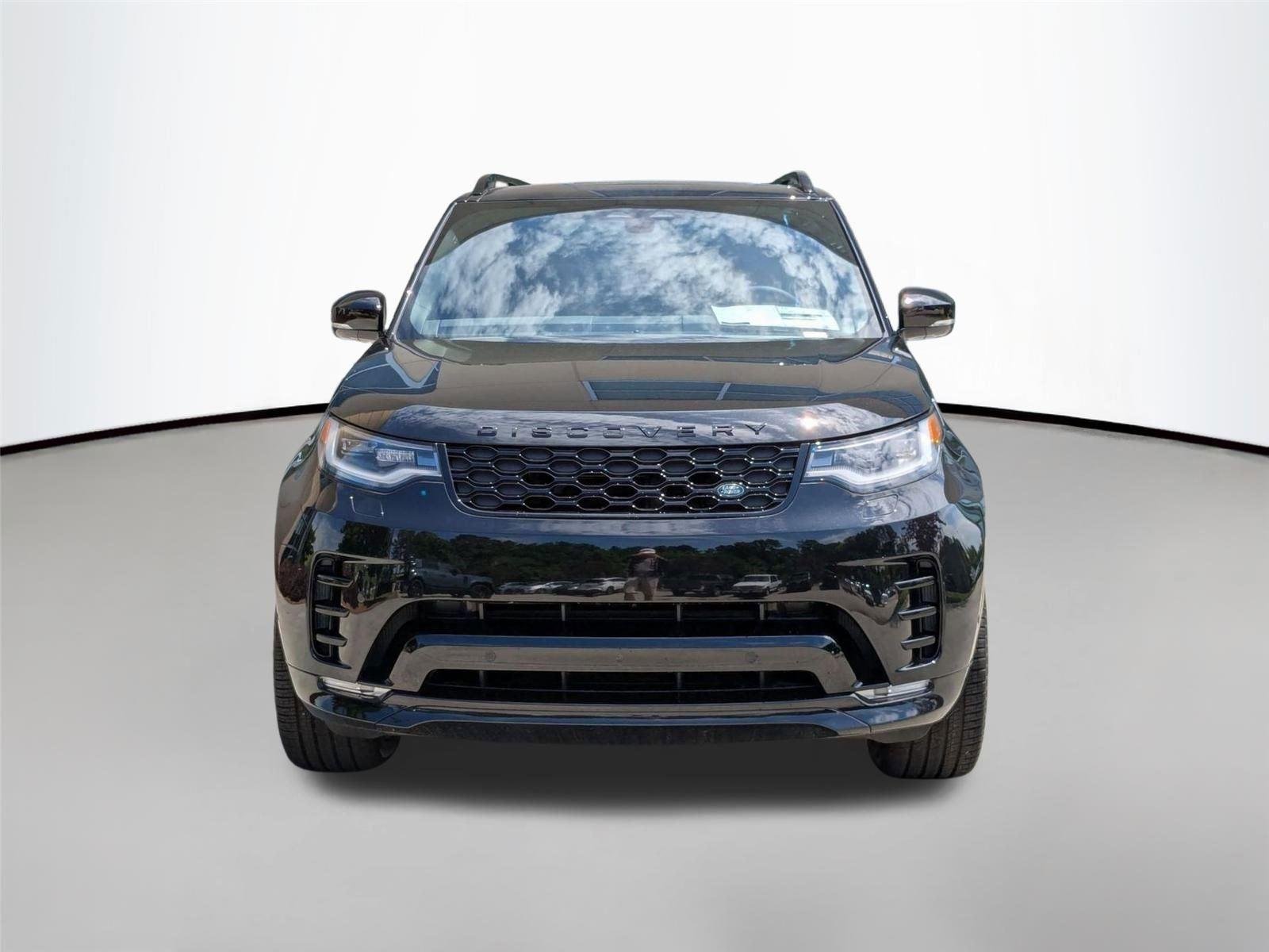 Used 2025 Santorini Black Metallic Land Rover Dynamic SE image 2