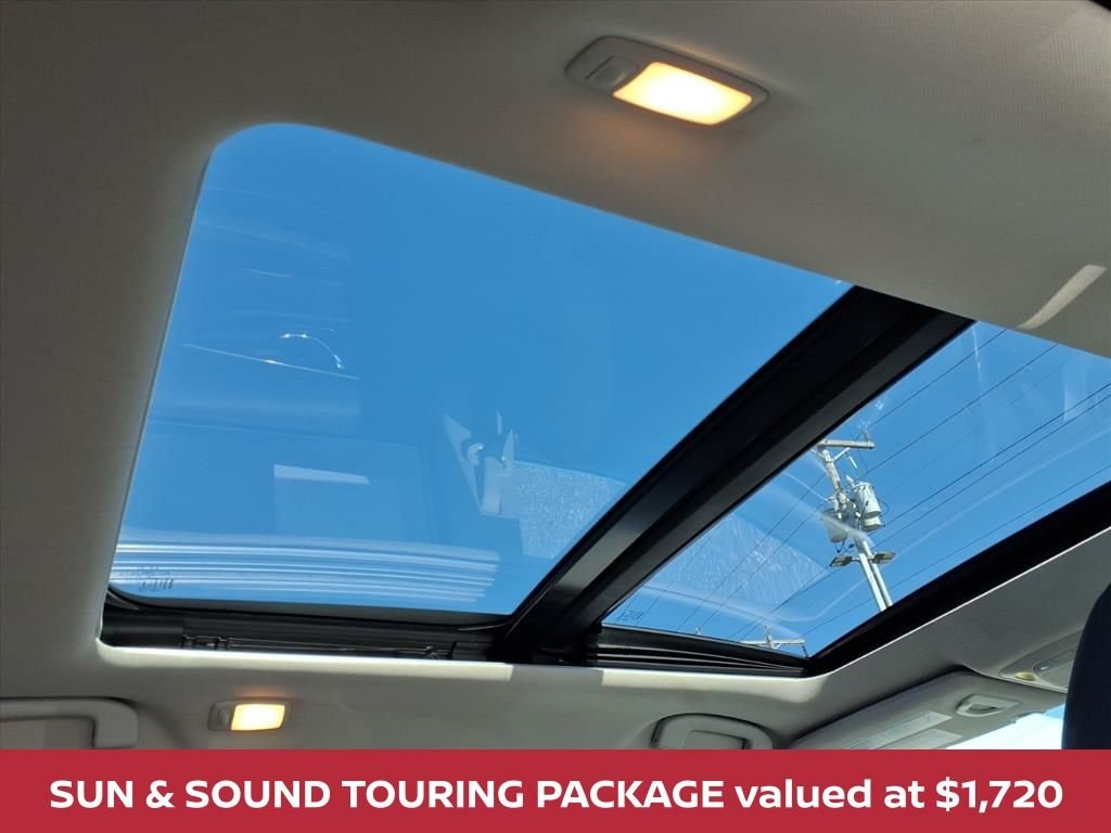 Used 2017 Nissan Rogue SV with VIN 5N1AT2MV6HC890555 for sale in Portsmouth, NH