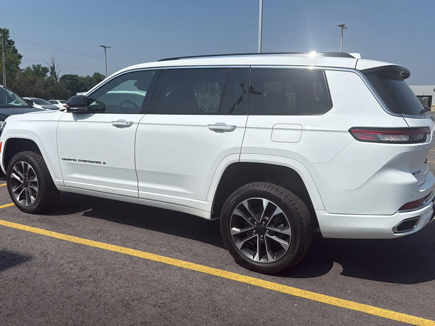 Used 2022 Bright White Clearcoat Jeep Overland image 7