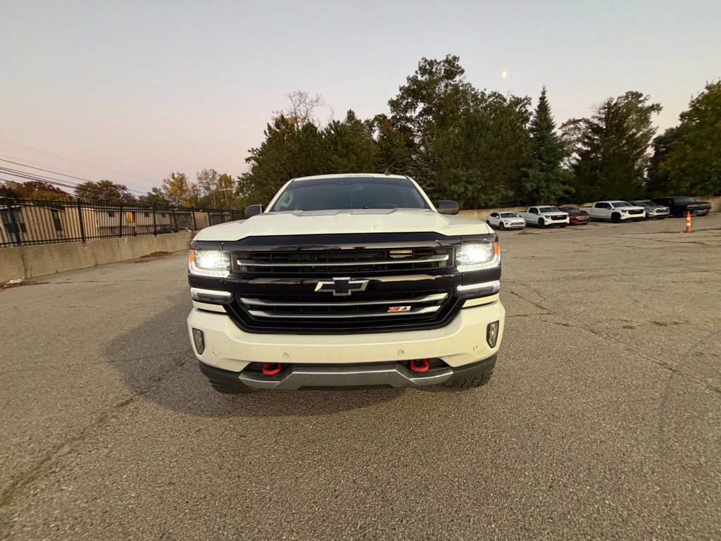 Used 2017 IRIDESCENT PEARL TRICOAT Chevrolet LTZ image 3