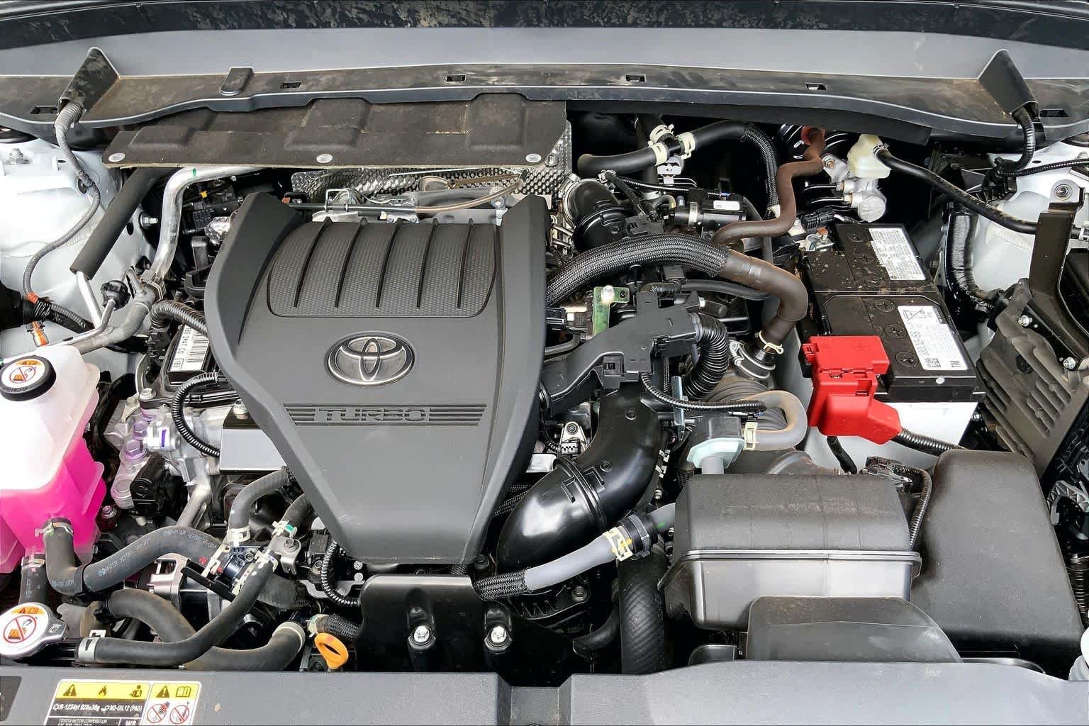 Used 2026 Wind Chill Pearl Toyota Platinum image 32