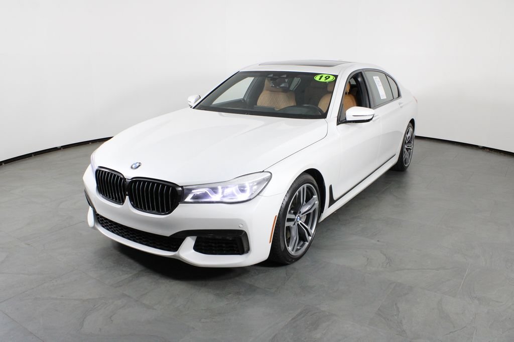 2019 BMW 7 Series 750i's photo