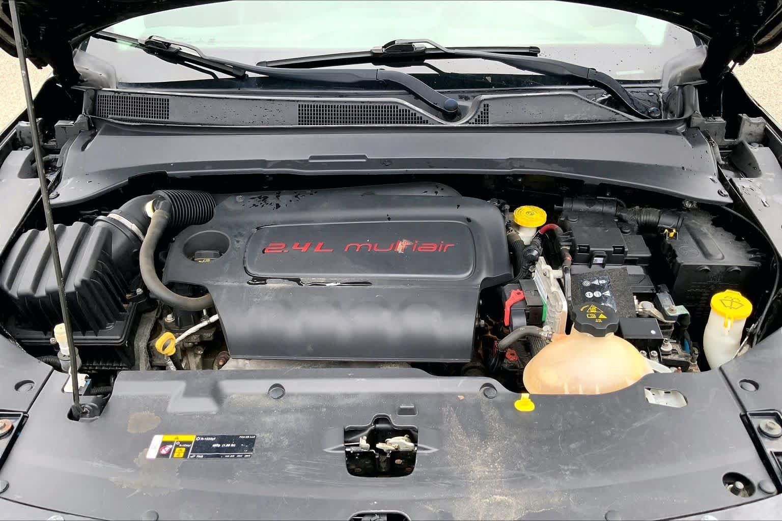 Used 2018 Diamond Black Crystal Pearlcoat Jeep Altitude image 30