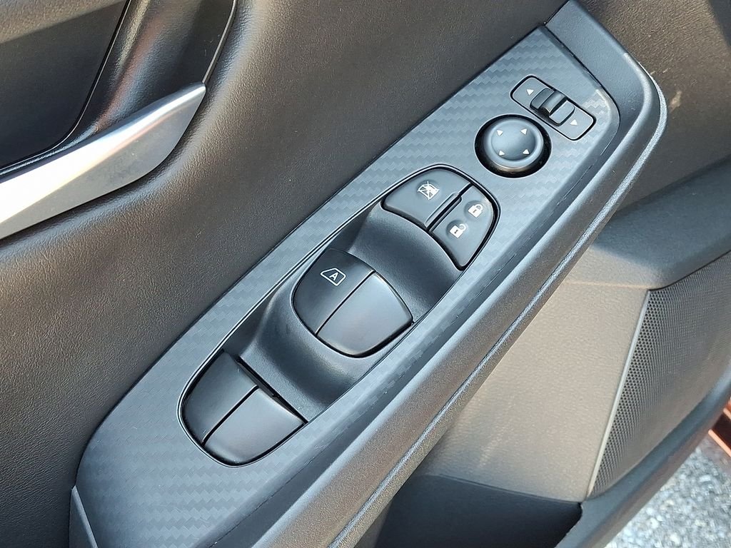 Used 2025 Rosewood Metallic Nissan SV image 14