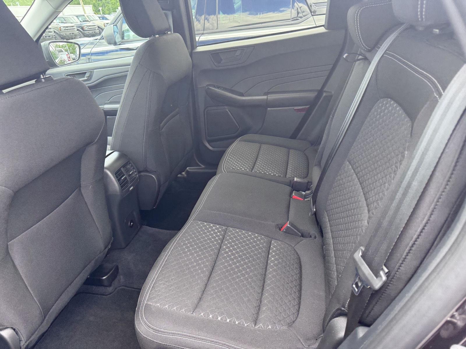 Used 2023 Cinnabar Red Ford Active image 9