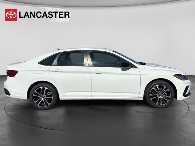 Used 2025 Silver Volkswagen Sport image 8