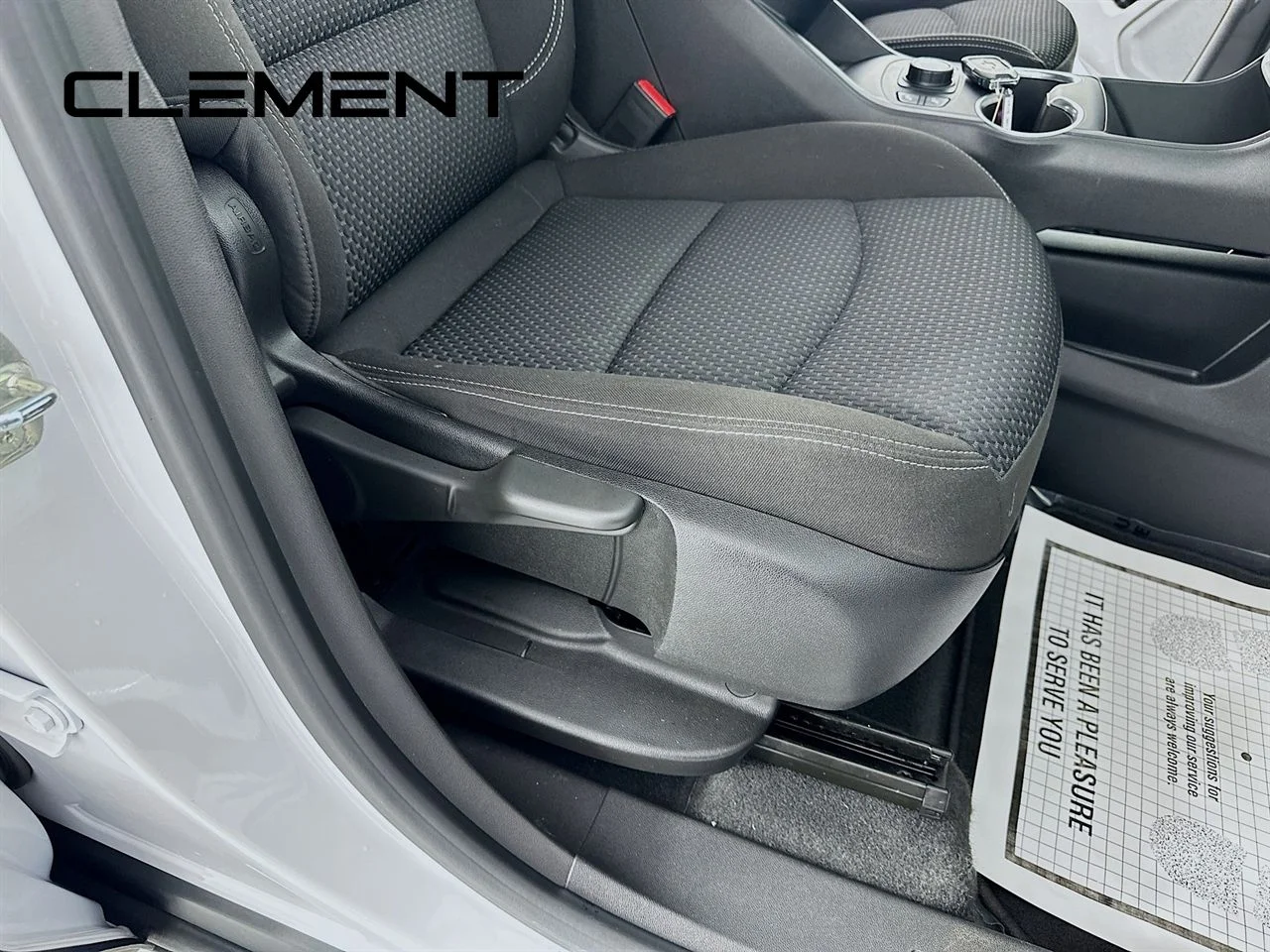 Used 2022 Summit White GMC SLE image 32