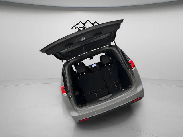 2023 Chrysler Pacifica Touring L - Photo 11