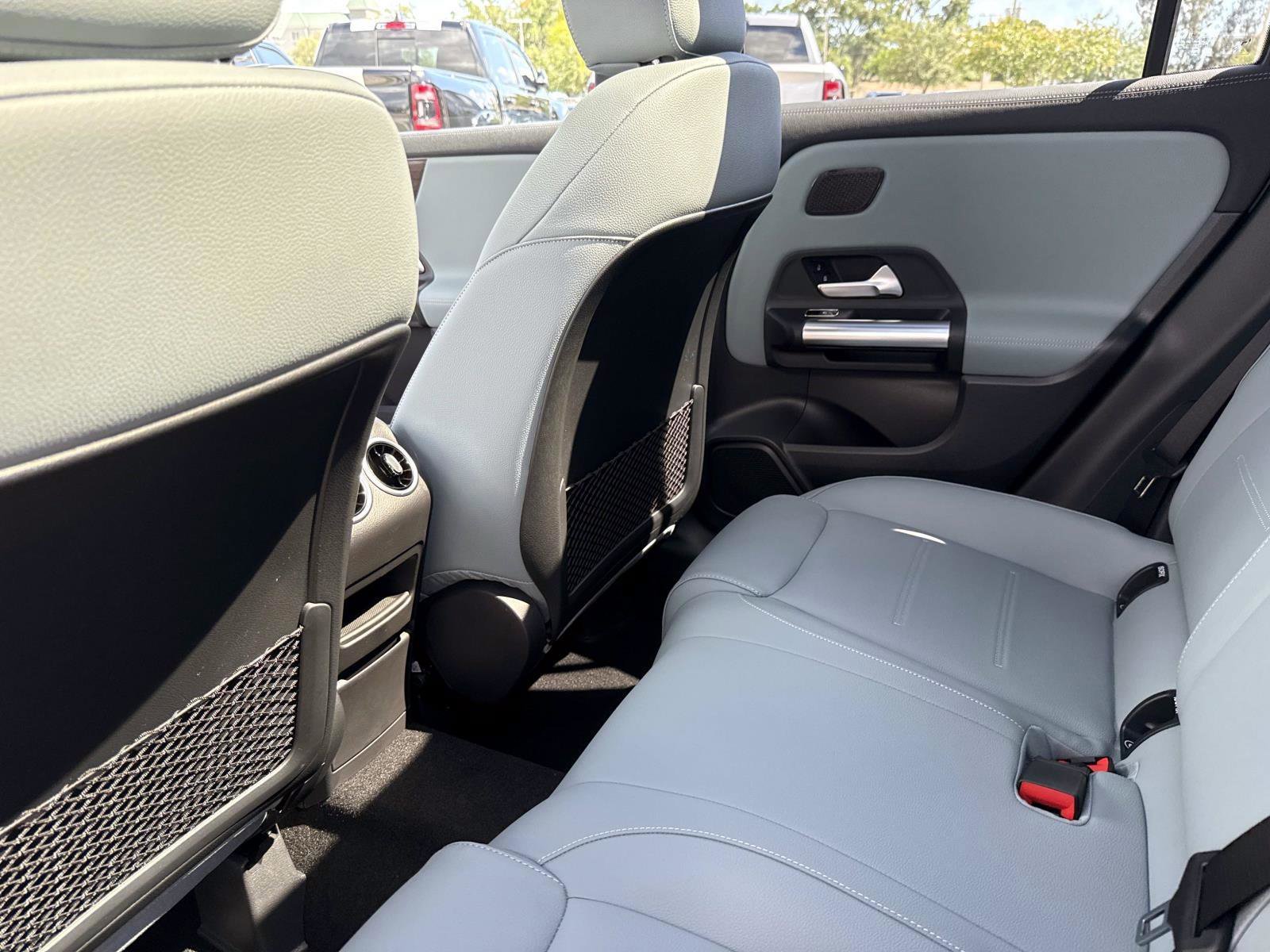 New 2026 Polar White Mercedes-Benz 250 SUV image 14