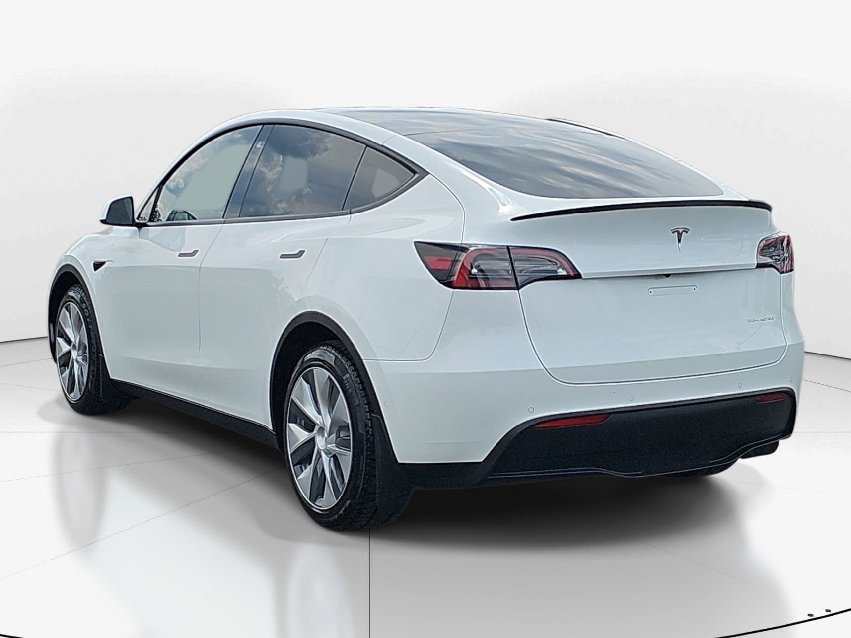 Used 2022  Tesla Long Range image 6