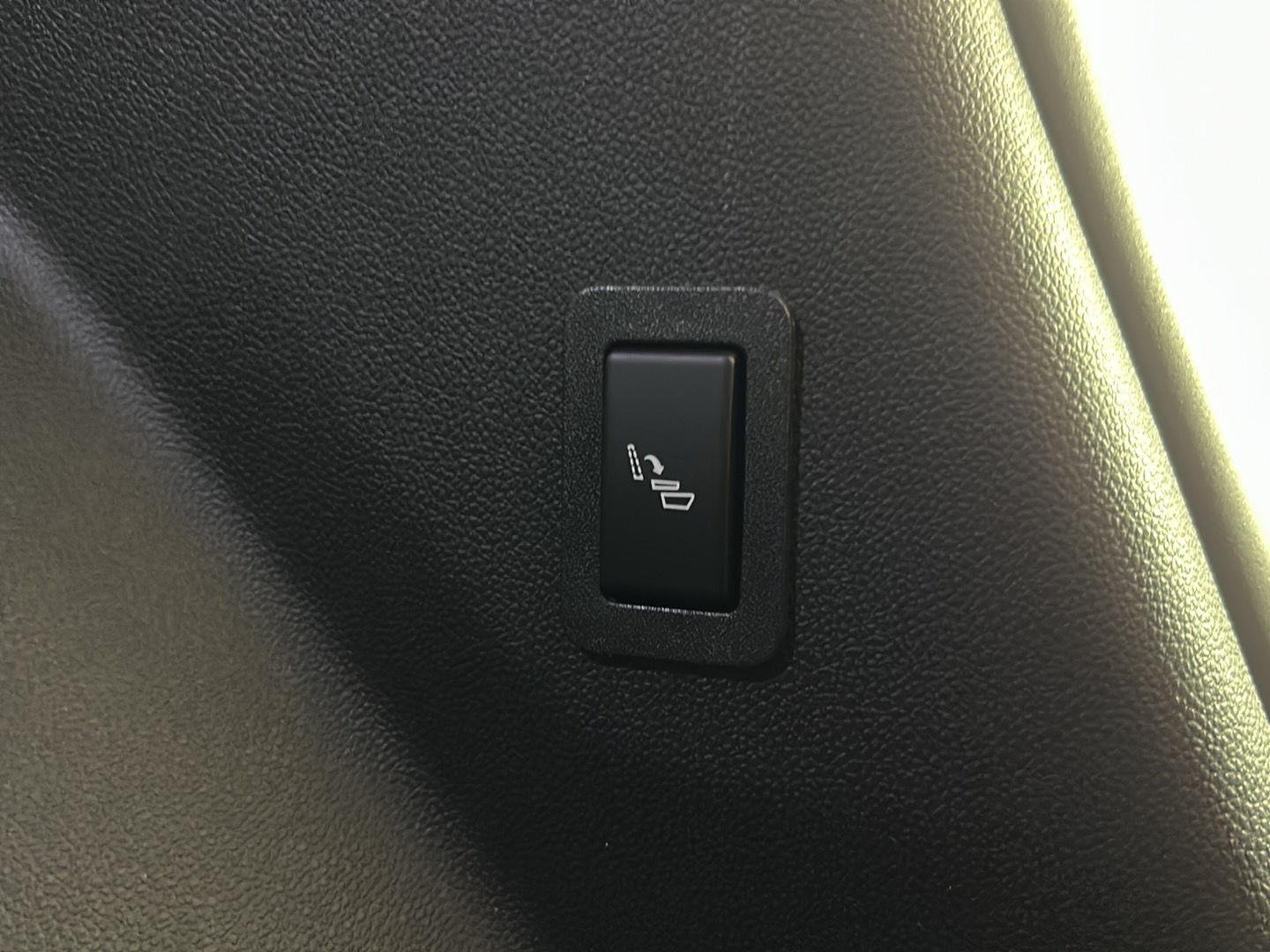 Used 2023 Summit White Chevrolet Premier image 18