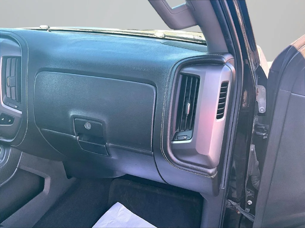 Used 2016 Black GMC SLE image 15