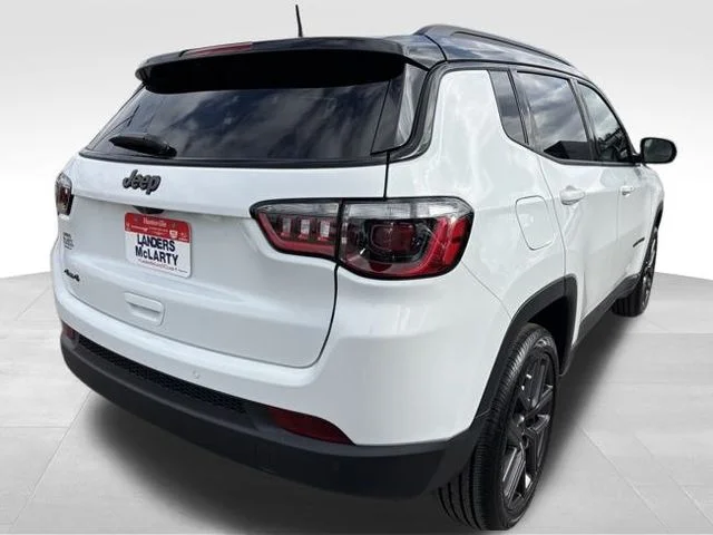 New 2026 Bright White Clear-Coat Exterior Paint Jeep Limited image 5
