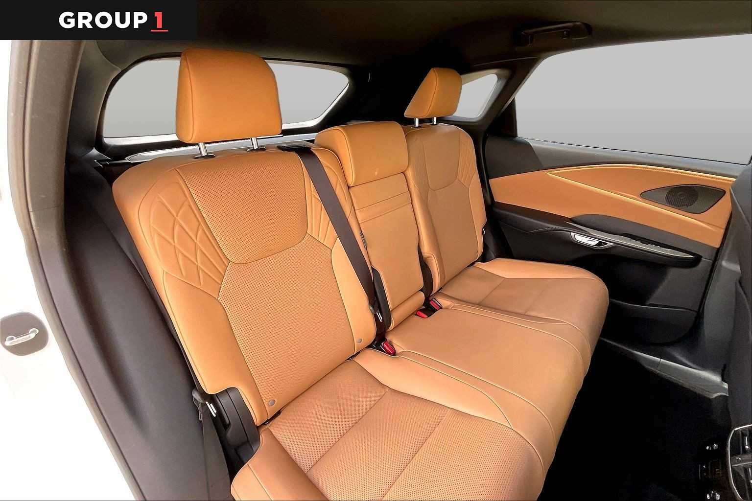 Used 2024 Eminent White Pearl Lexus Premium image 17
