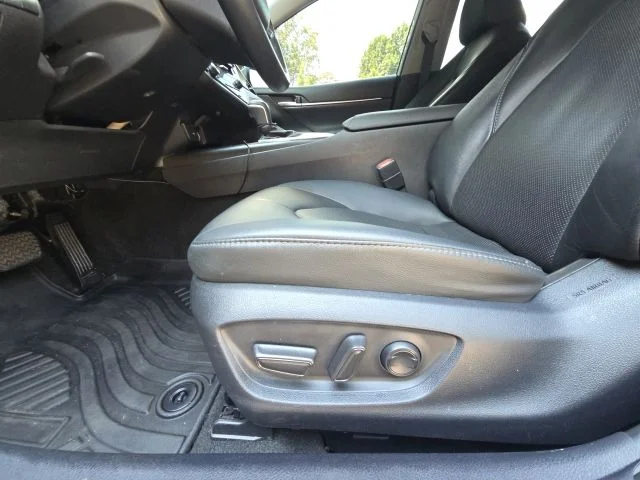 Used 2023 Beige Toyota XLE image 20