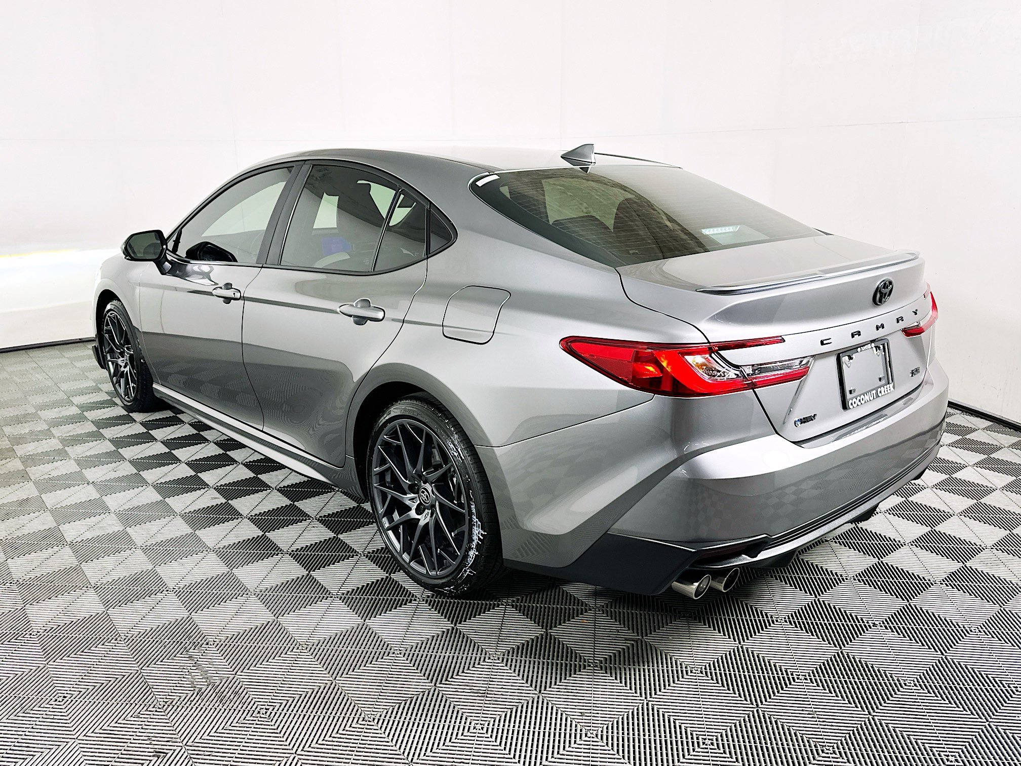 2025 Toyota Camry thumbnail 7