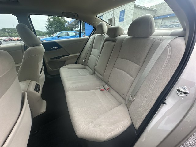 Used 2015 Champagne Frost Pearl Honda EX image 33