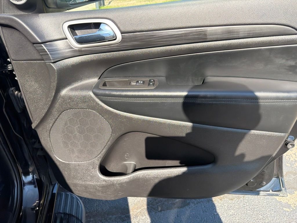 Used 2021 Black Jeep Laredo X image 17