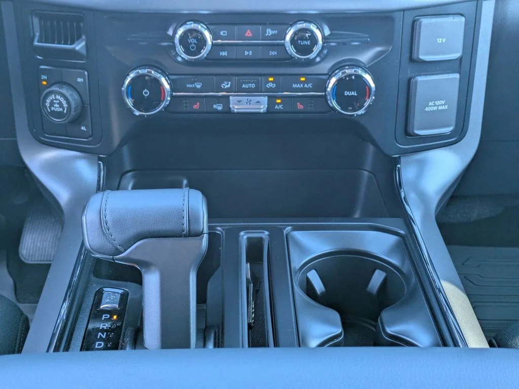 New 2026 Oxford White Ford XLT image 19