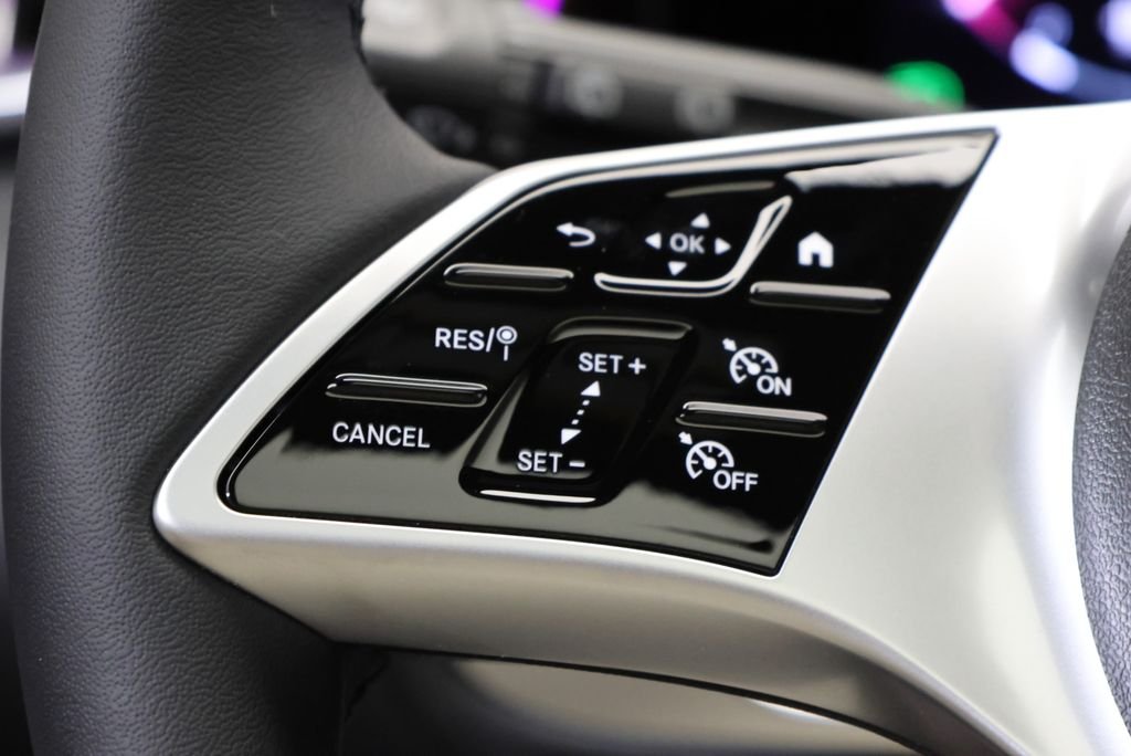 Used 2026 Night Black Mercedes-Benz GLB 250 image 21