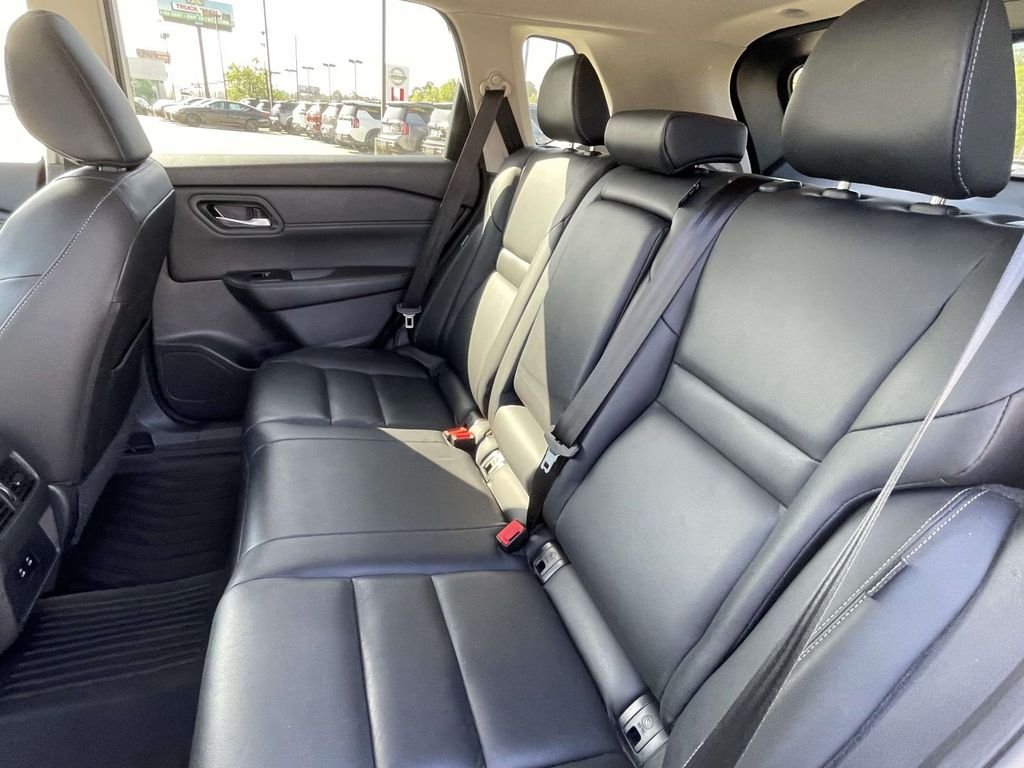 2024 Nissan Rogue SL - Photo 11