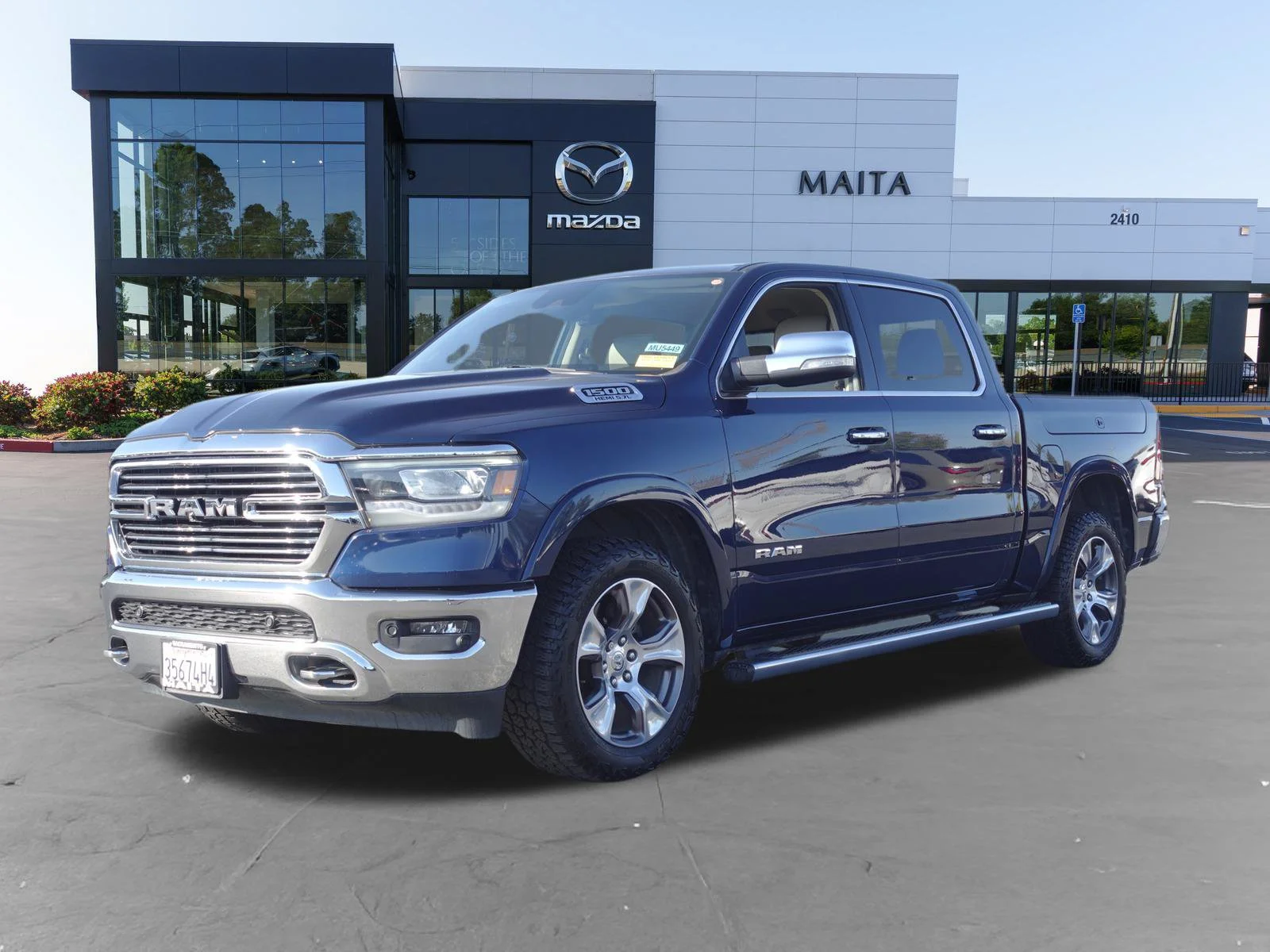 Used 2020 Patriot Blue Pearlcoat Ram Laramie image 8
