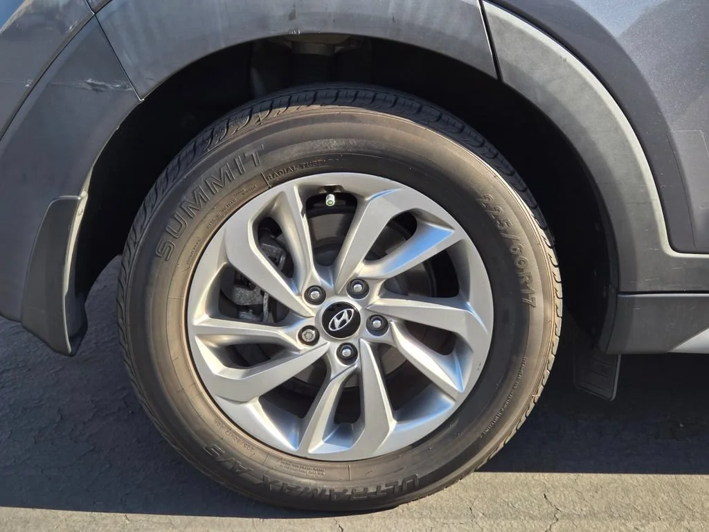 Used 2017 Coliseum Gray Hyundai SE image 3