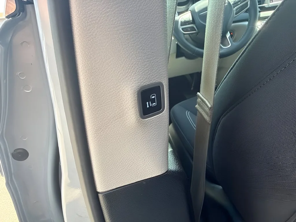 Used 2023 Silver Chrysler LX image 44