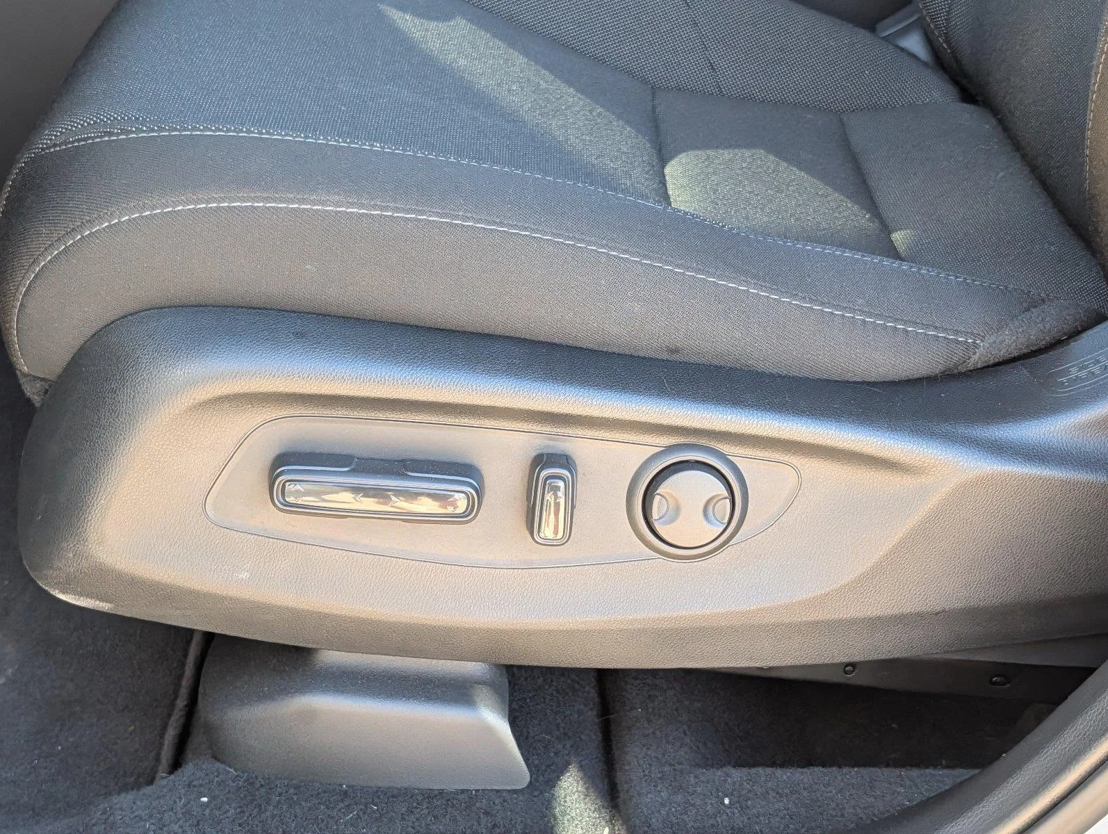 Used 2025 Urban Gray Pearl Honda EX image 11