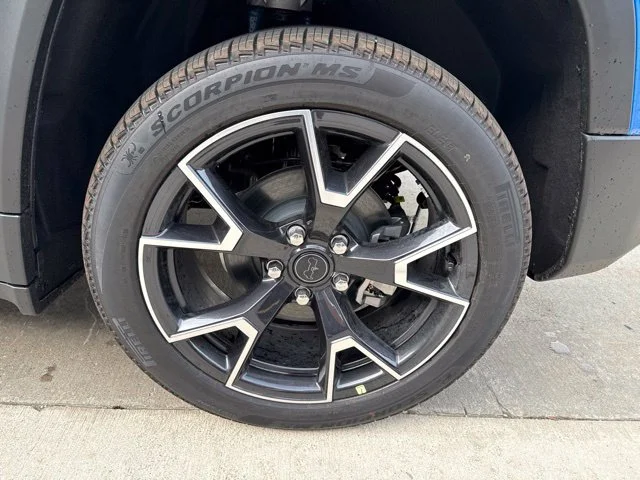 New 2027 Blue Jeep Overland image 8