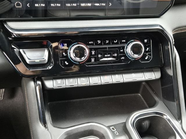 Used 2024 White GMC AT4 image 20