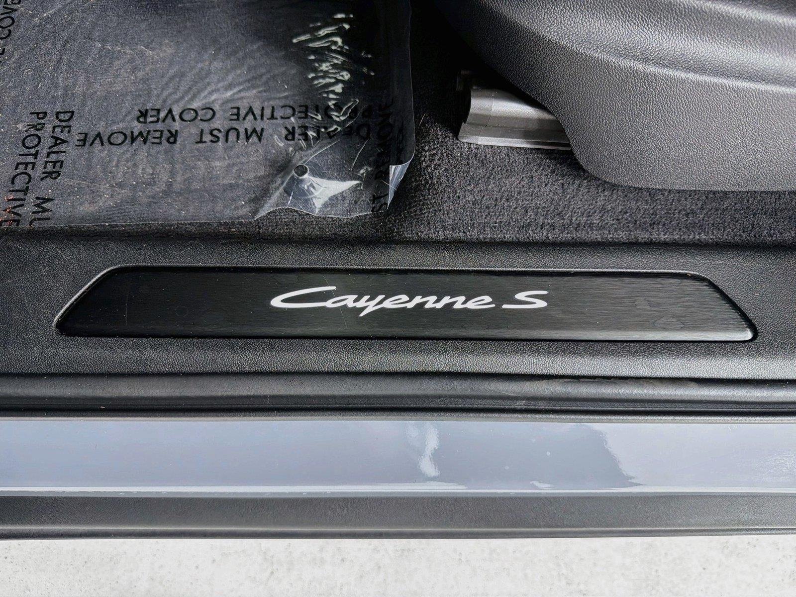 Used 2024 Arctic Grey Porsche S image 11