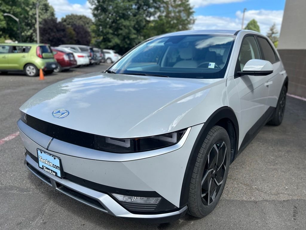 Used 2023 Gray Hyundai SEL image 11
