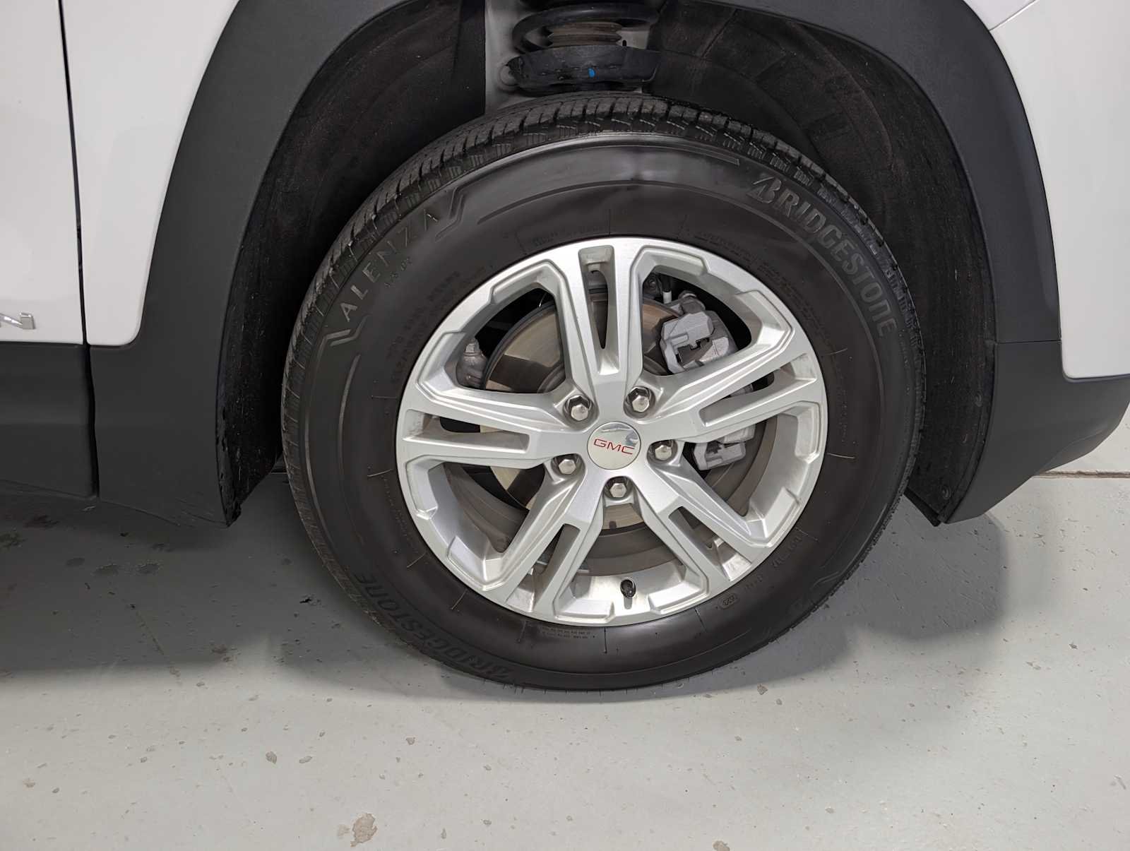 Used 2023 Summit White GMC SLE image 3