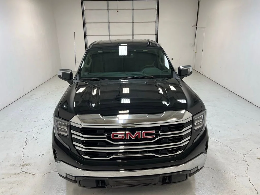 New 2026 Onyx Black GMC SLT image 6