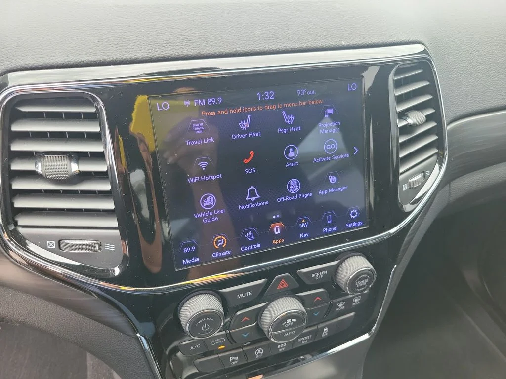 Used 2020 Black Jeep Altitude image 32