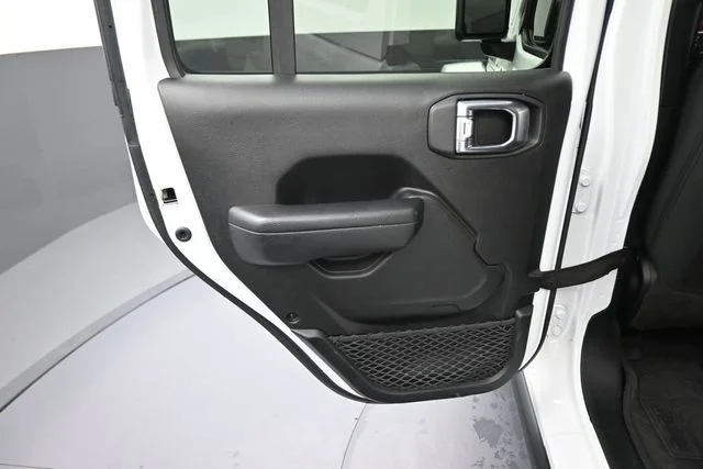 Used 2023 White Jeep Rubicon image 26