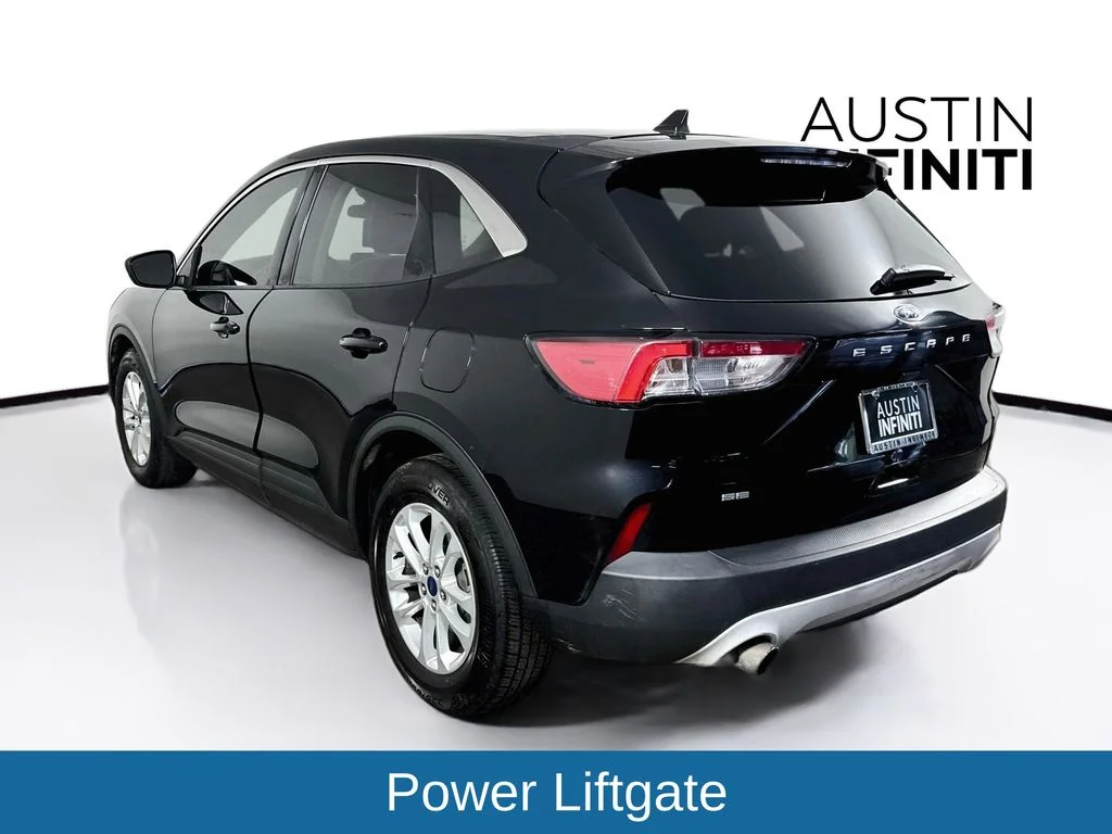 Used 2022 Black Ford SE image 5