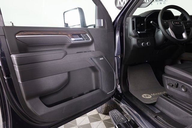 2025 GMC Sierra 2500HD SLT - Photo 37