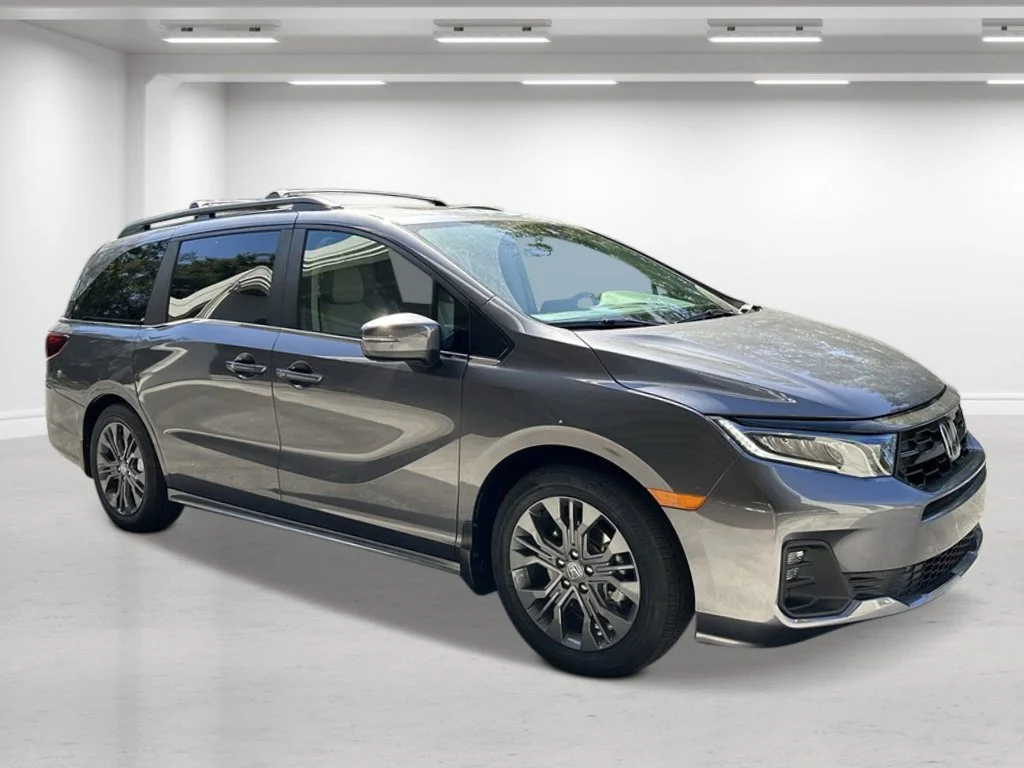 New 2027 Modern Steel Metallic Honda Touring image 8
