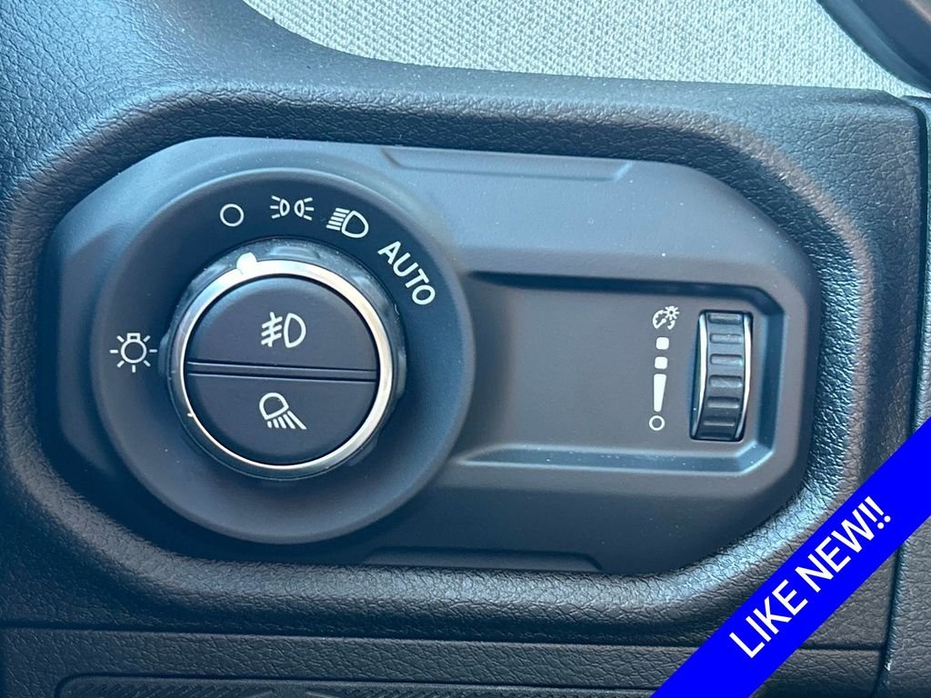 Used 2025 Red Jeep Sport S image 30