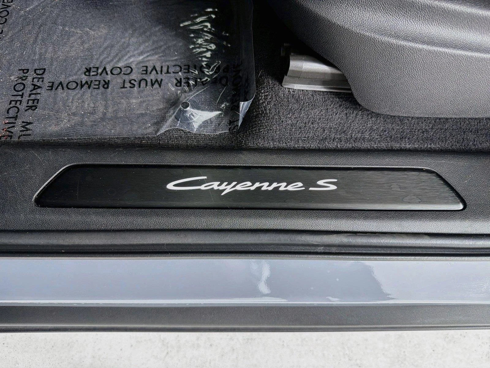 Used 2024 Arctic Grey Porsche S image 11